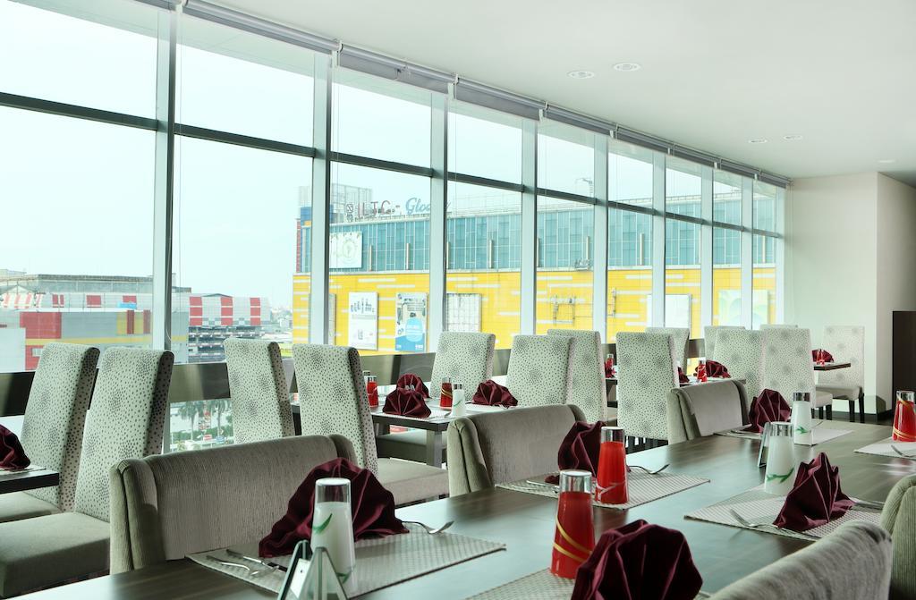 Novotel Jakarta Gajah Mada Екстериор снимка