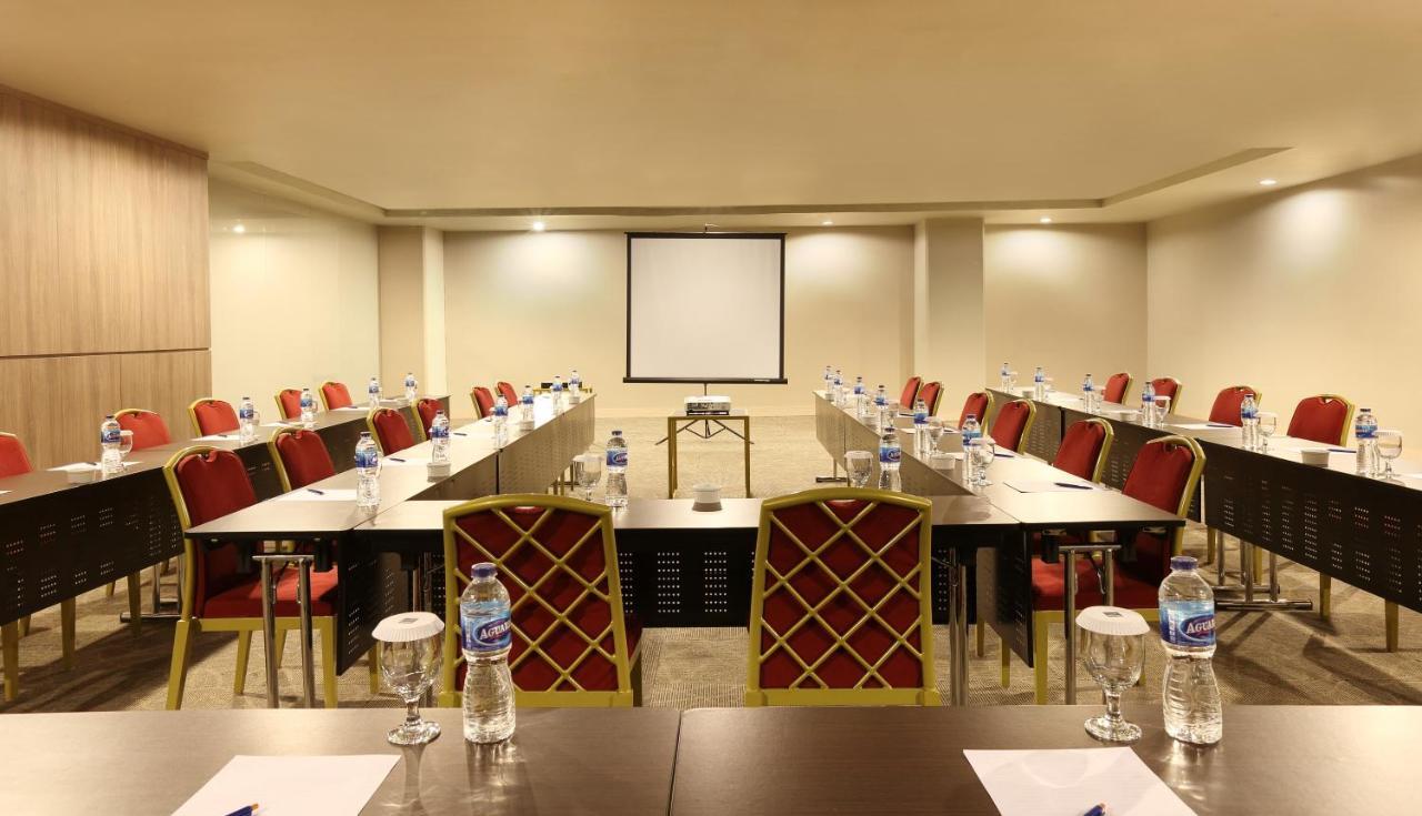 Novotel Jakarta Gajah Mada Екстериор снимка